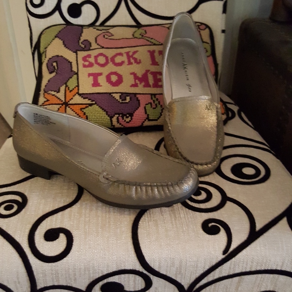 Ann Klein iflex silver loafers